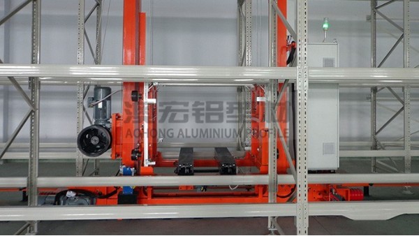 100100鋁型材應用：打造高剛性智能倉儲堆垛系統(tǒng)